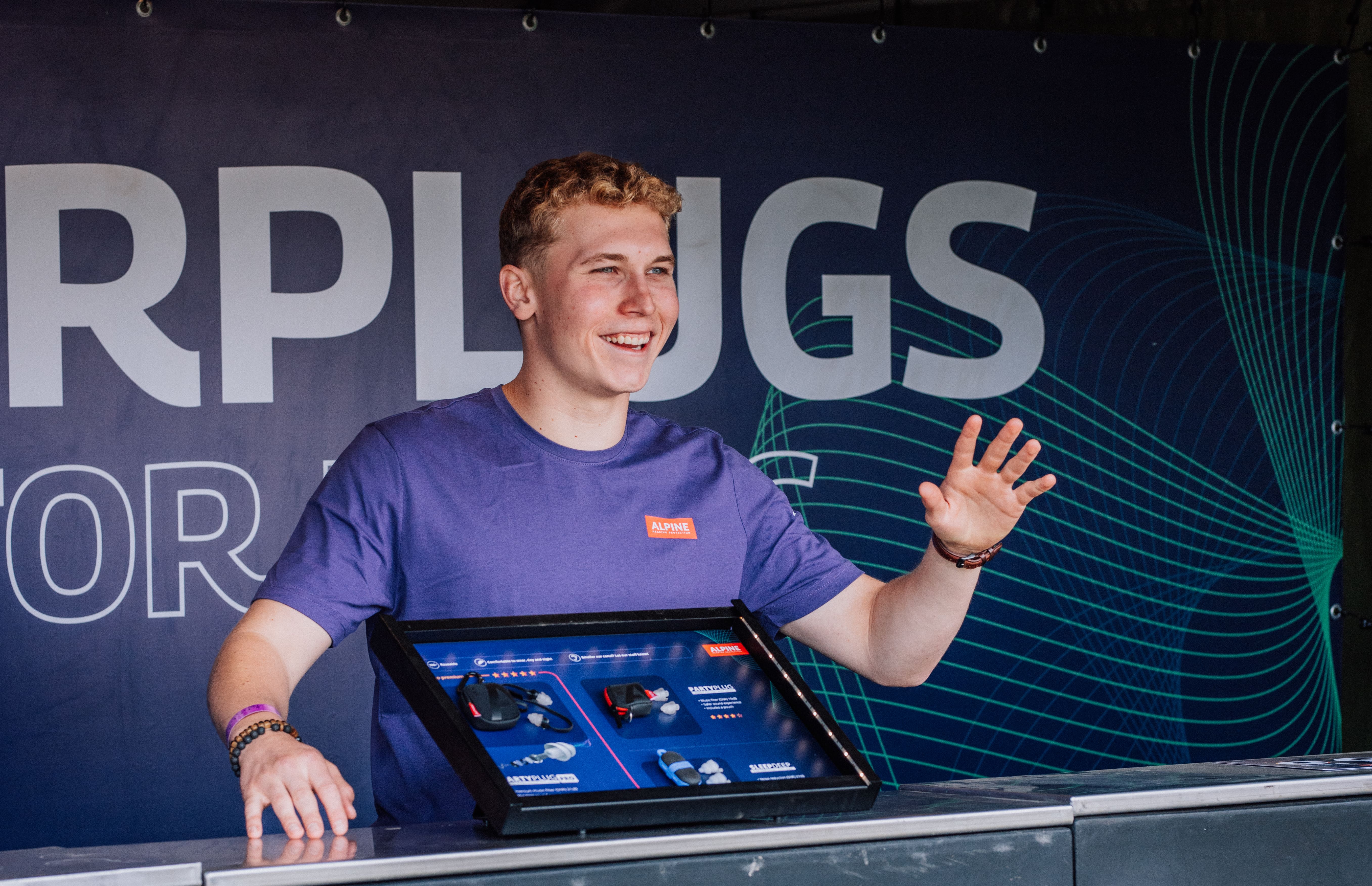 alpine oordoppen sales booth